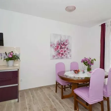 Apartment A2 - Tg *